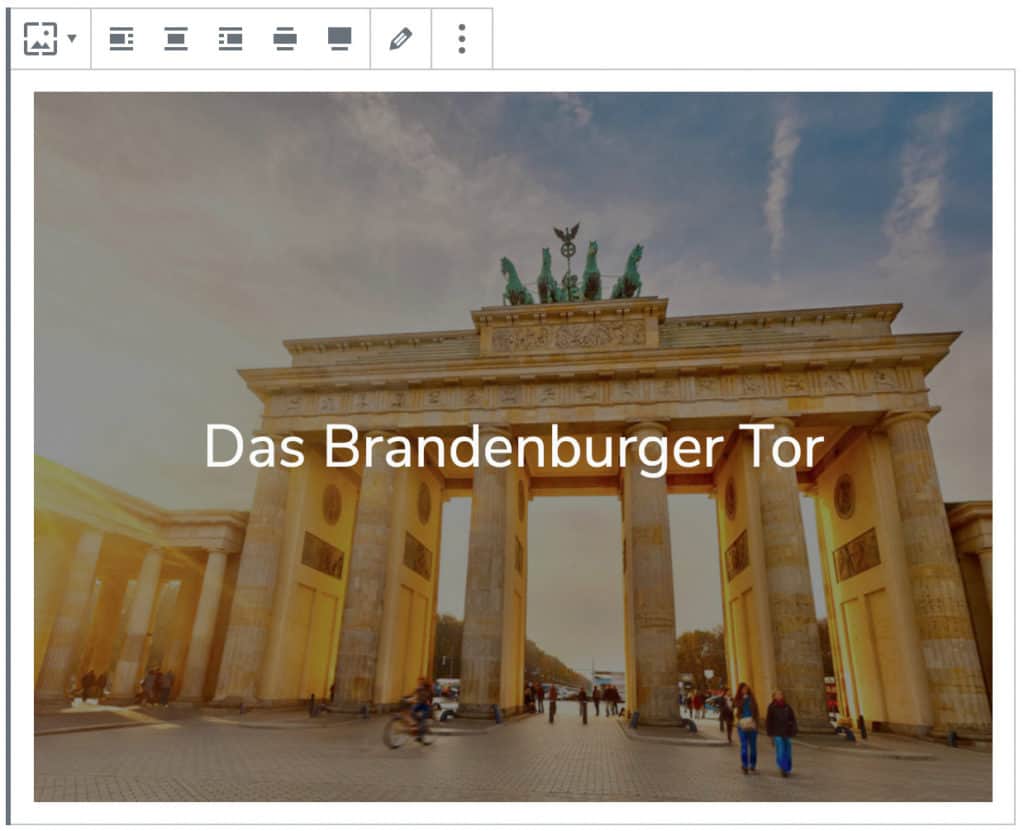 Screenshot des Cover-Blocks, nachdem ein Bild des Brandenburger Tors sowie der Name als Text hinzugefügt worden sind.