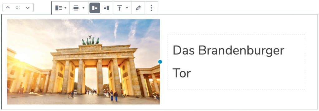 Screenshot des Medien-und-Text-Blocks, nachdem ein Bild vom Brandenburger Tor und der Text "Das Brandenburger Tor" hinzugefügt wurde.